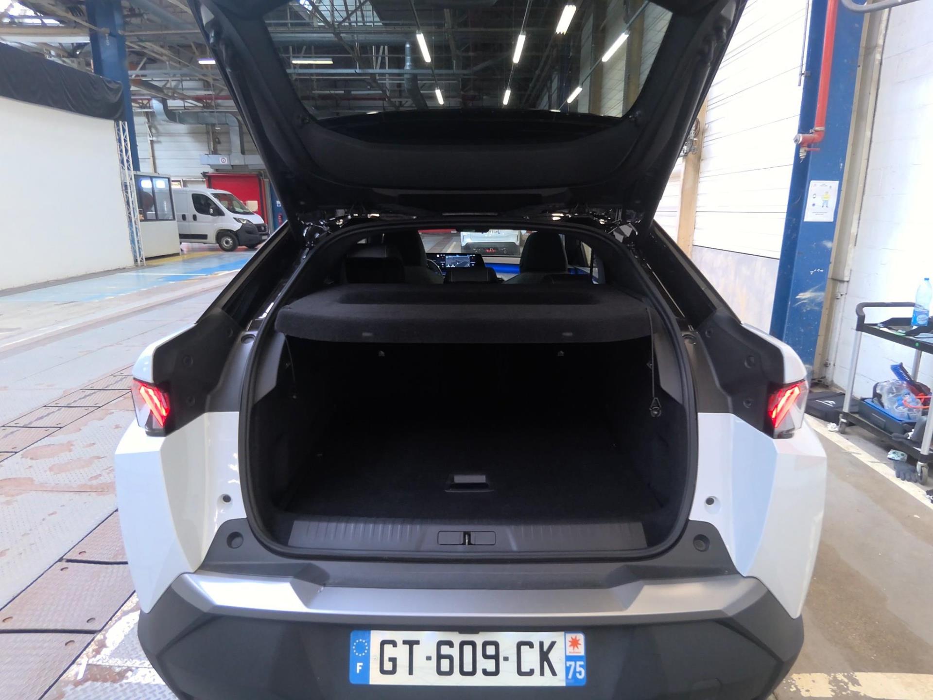 Peugeot 3008 Hybrid 136 e-DCS6 GT 2023