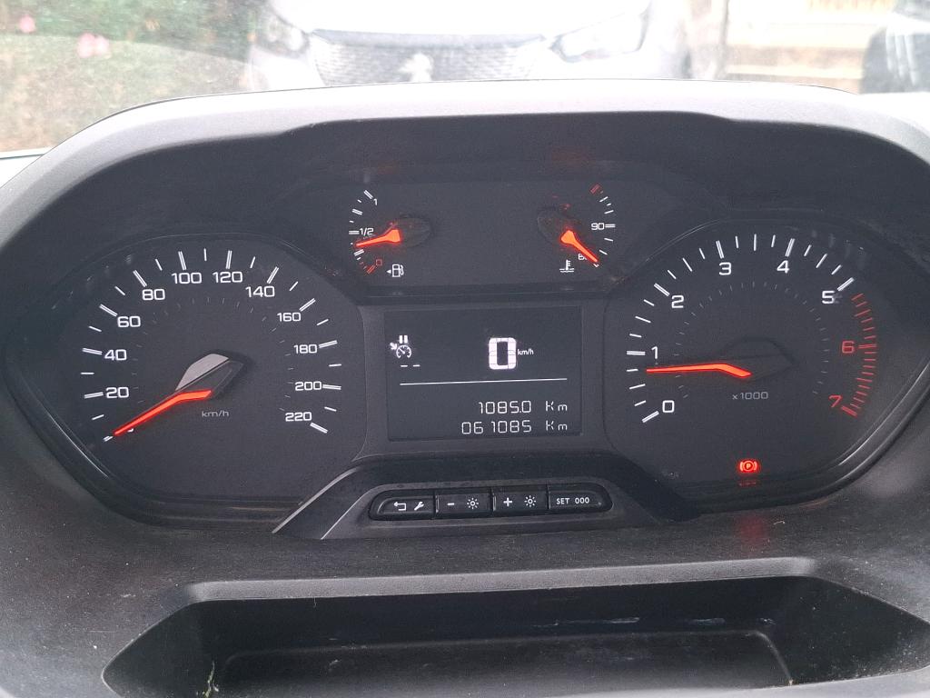 Peugeot PARTNER FOURGON STANDARD 650 KG BLUEHDI 100 S&S BVM5 PREMIUM 2021