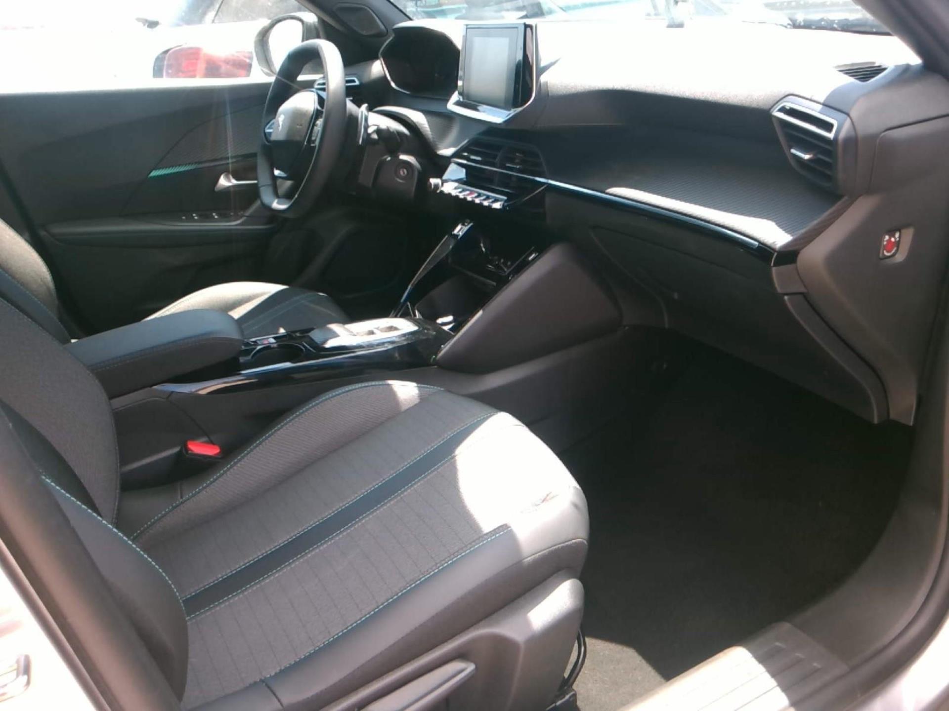 Peugeot 2008 BlueHDi 130 S&S EAT8 Allure 2023
