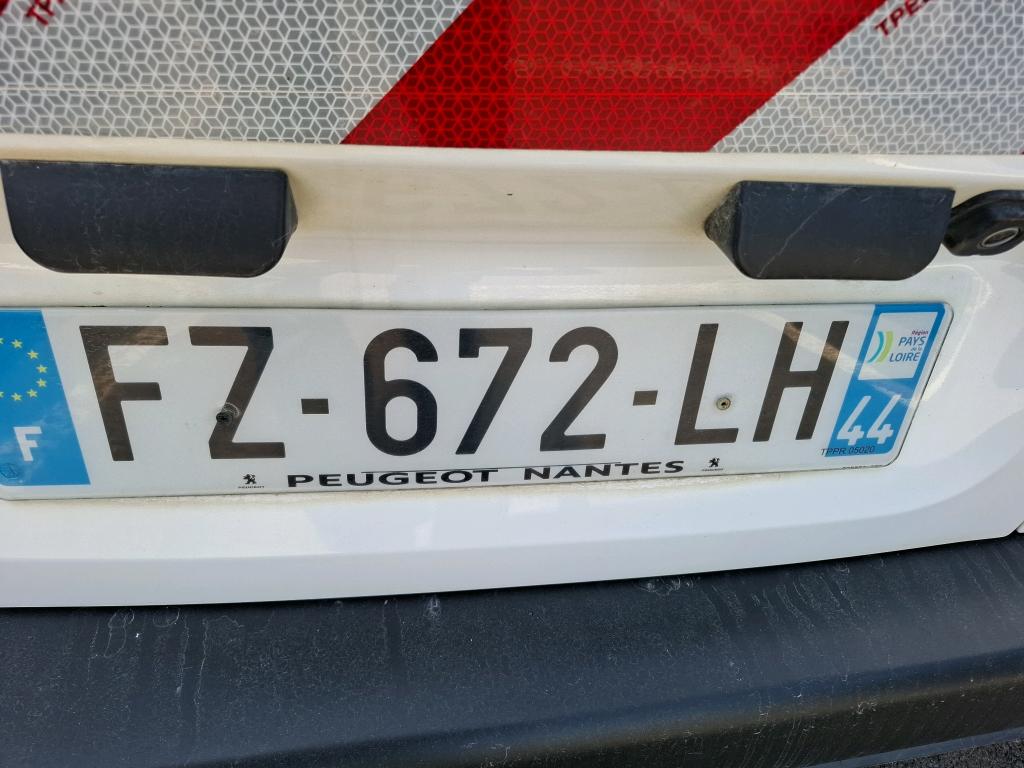 Peugeot PARTNER FOURGON STANDARD 650 KG BLUEHDI 100 S&S BVM5 PREMIUM 2021