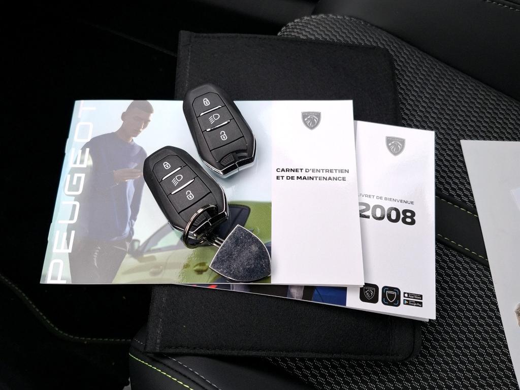 Peugeot 2008 Hybrid 145 e-DCS6 GT 2025