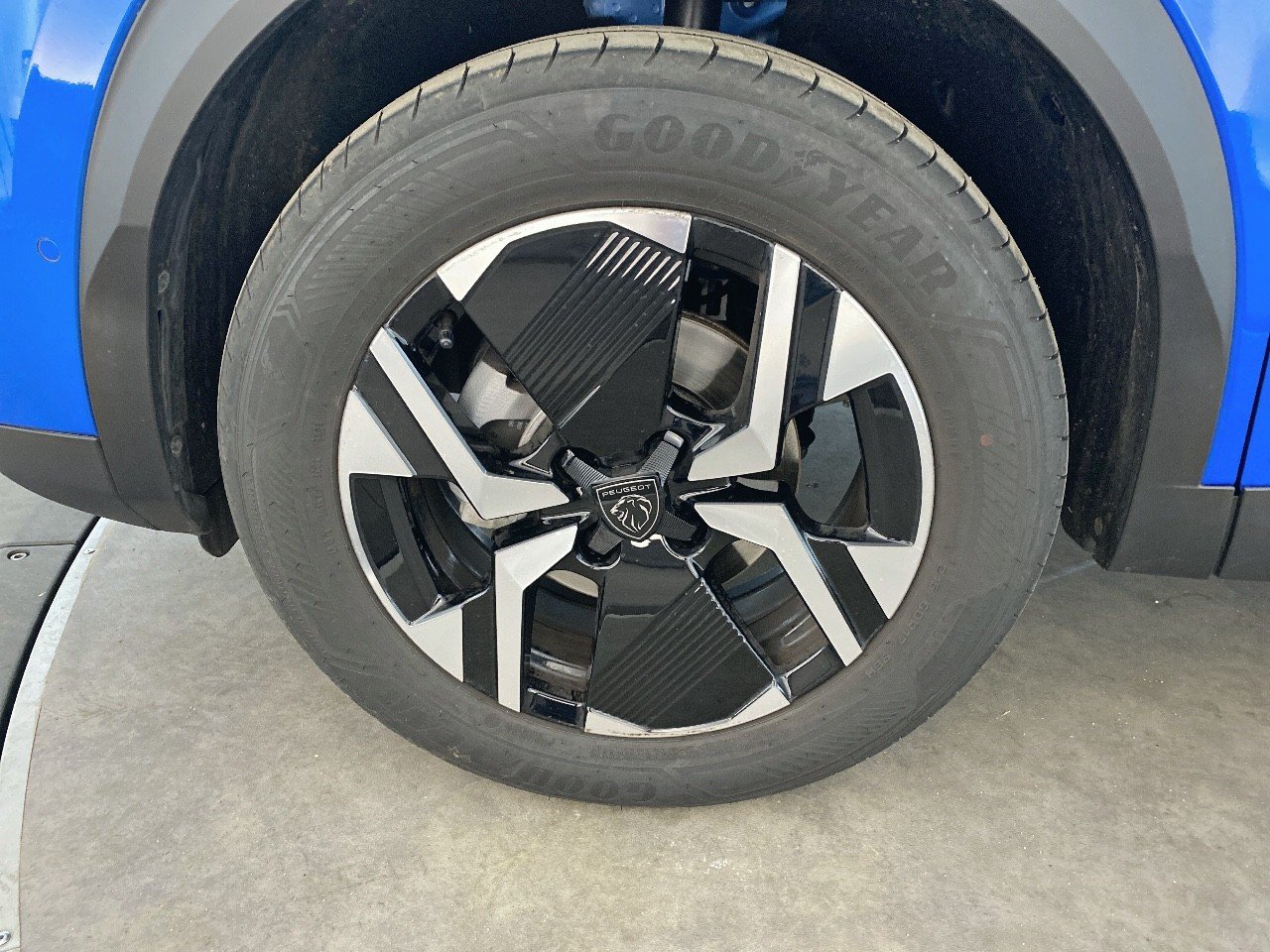 Peugeot 2008 PureTech 130 S&S EAT8 Allure 2024