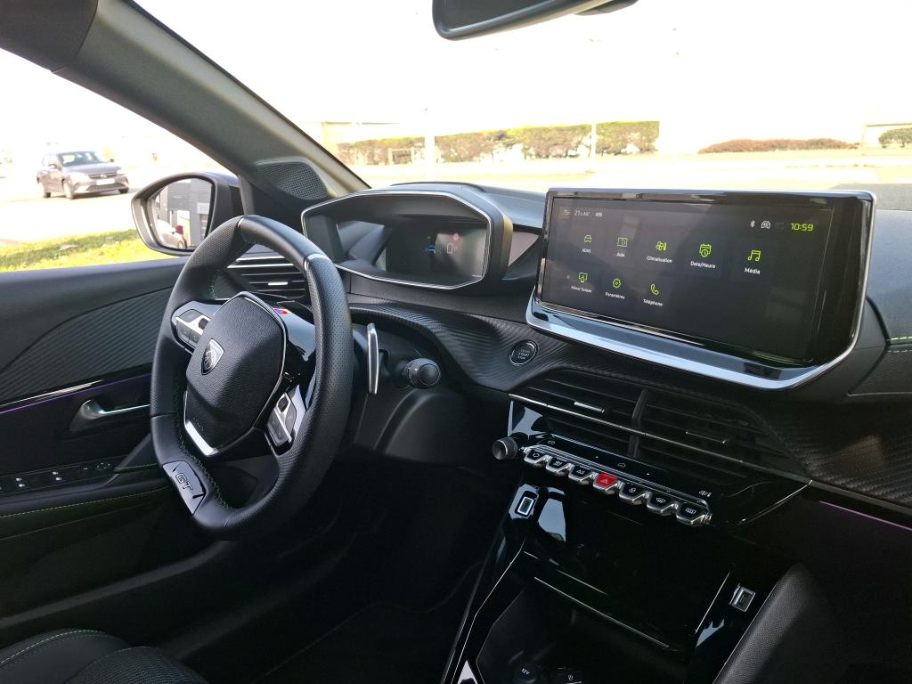 Peugeot 208 Hybrid 100 e-DCS6 GT 2025