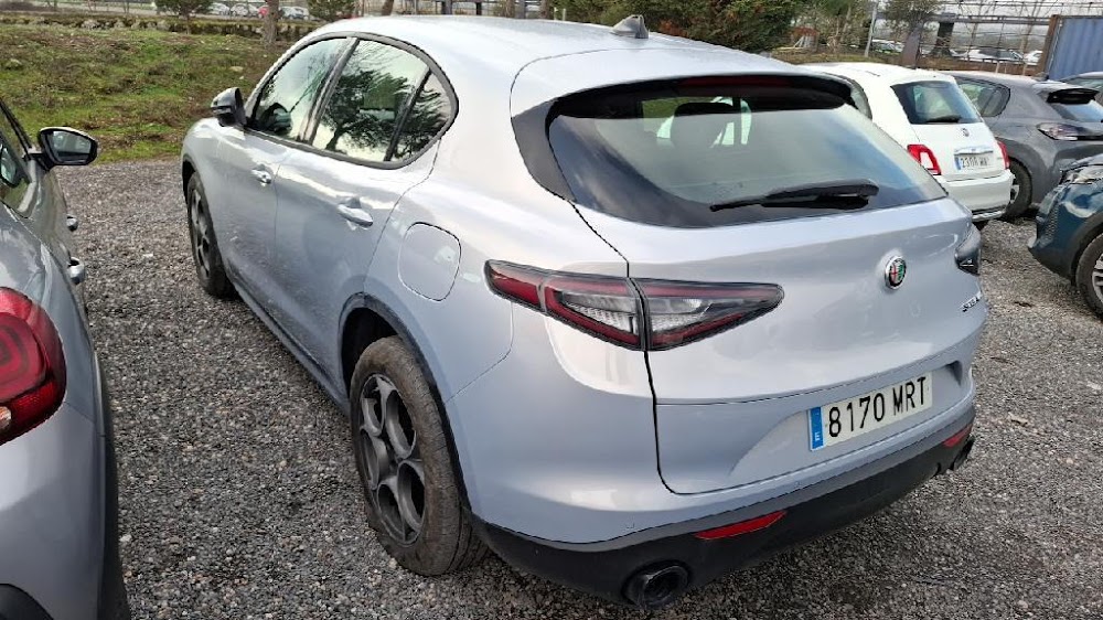 Foto Alfa Romeo Stelvio 8