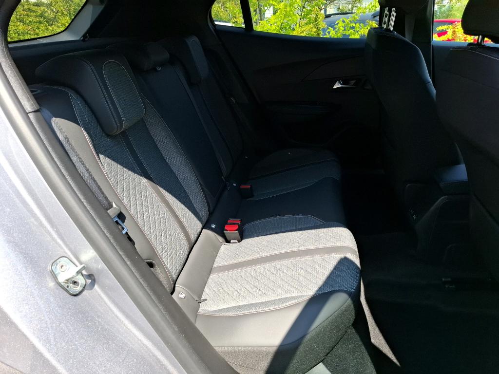 Peugeot 2008 Hybrid 136 e-DCS6 Allure 2024