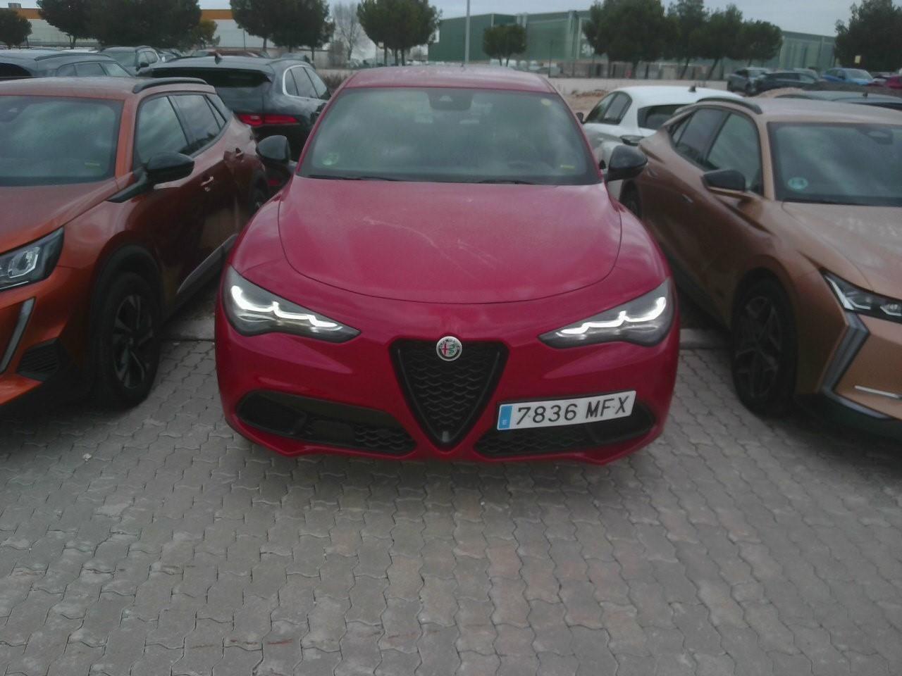 Foto Alfa Romeo Stelvio 2