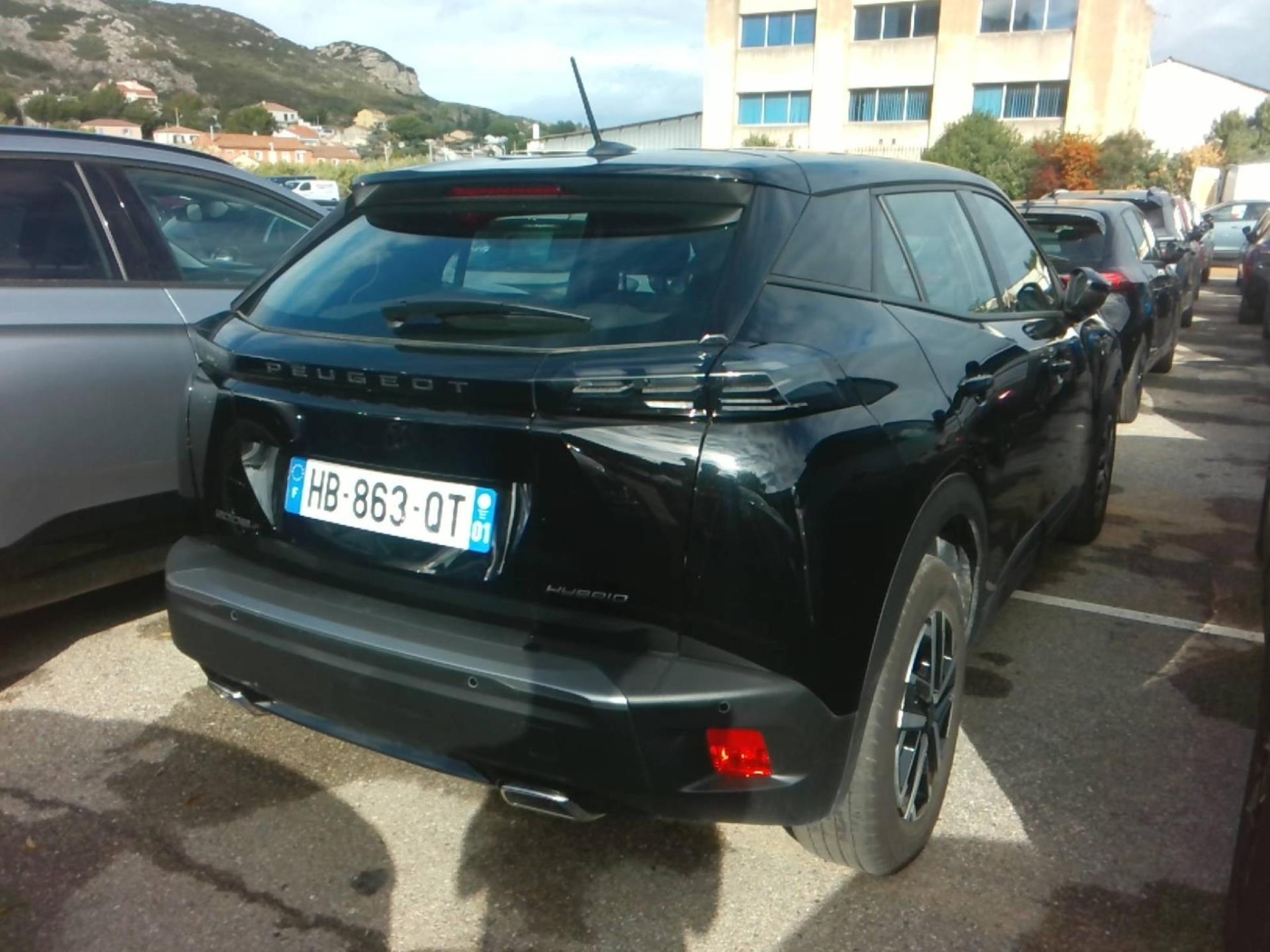 Peugeot 2008 Hybrid 136 e-DCS6 Style 2025