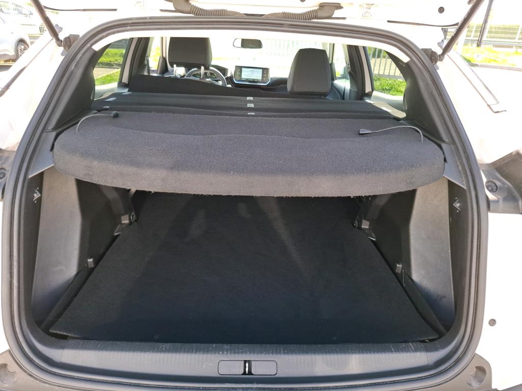 Peugeot 2008 BlueHDi 130 S&S EAT8 Allure Business 2021