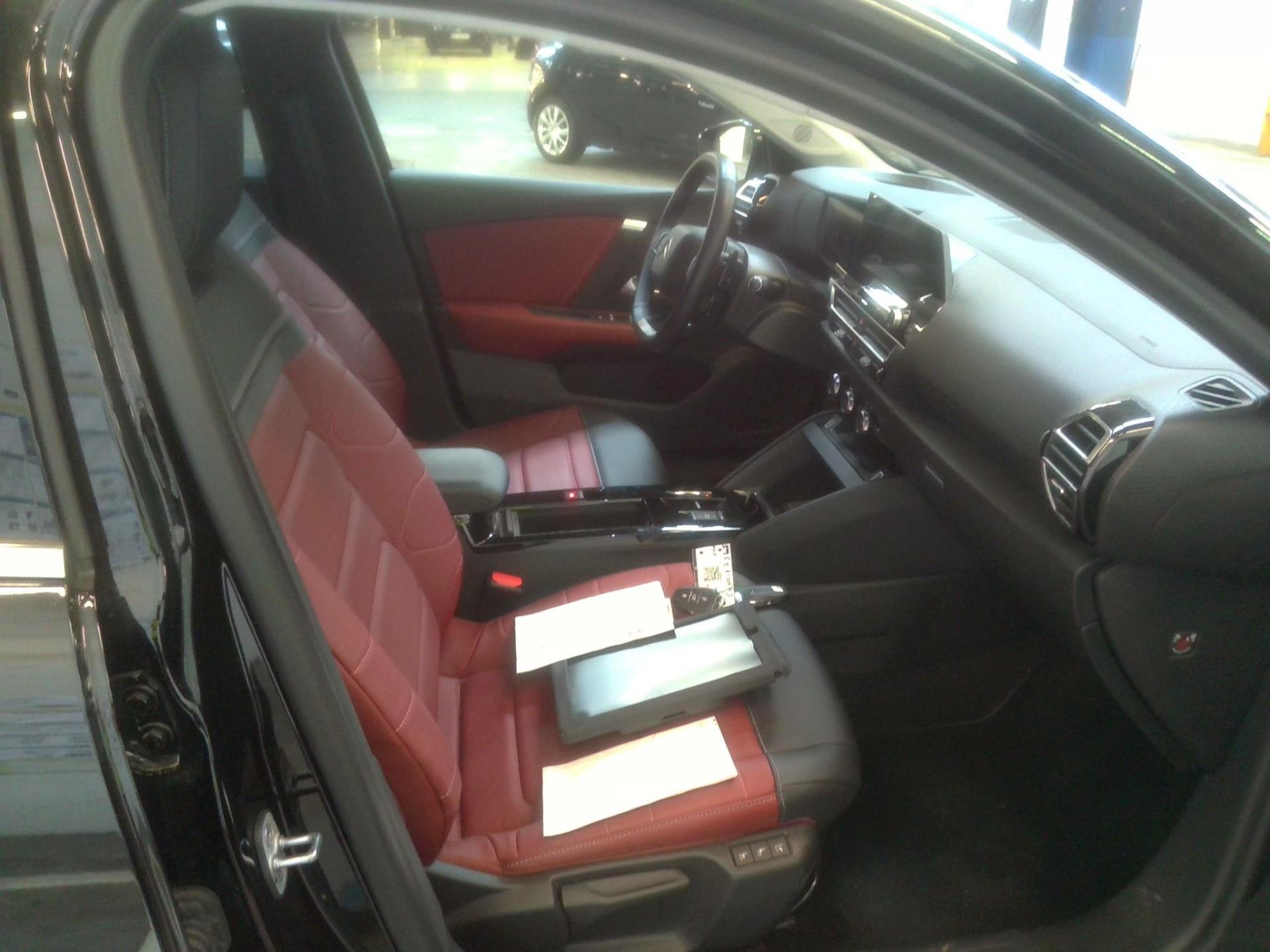 Citroen C4 PureTech 130 S&S EAT8 Shine 2023