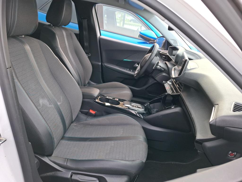 Peugeot 2008 BlueHDi 130 S&S EAT8 Allure Pack 2022