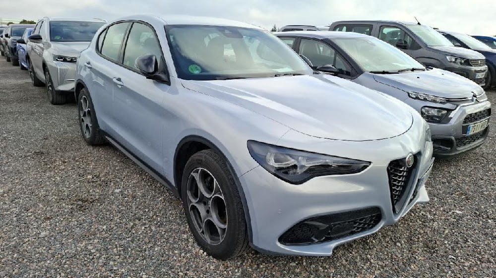 Foto Alfa Romeo Stelvio 5