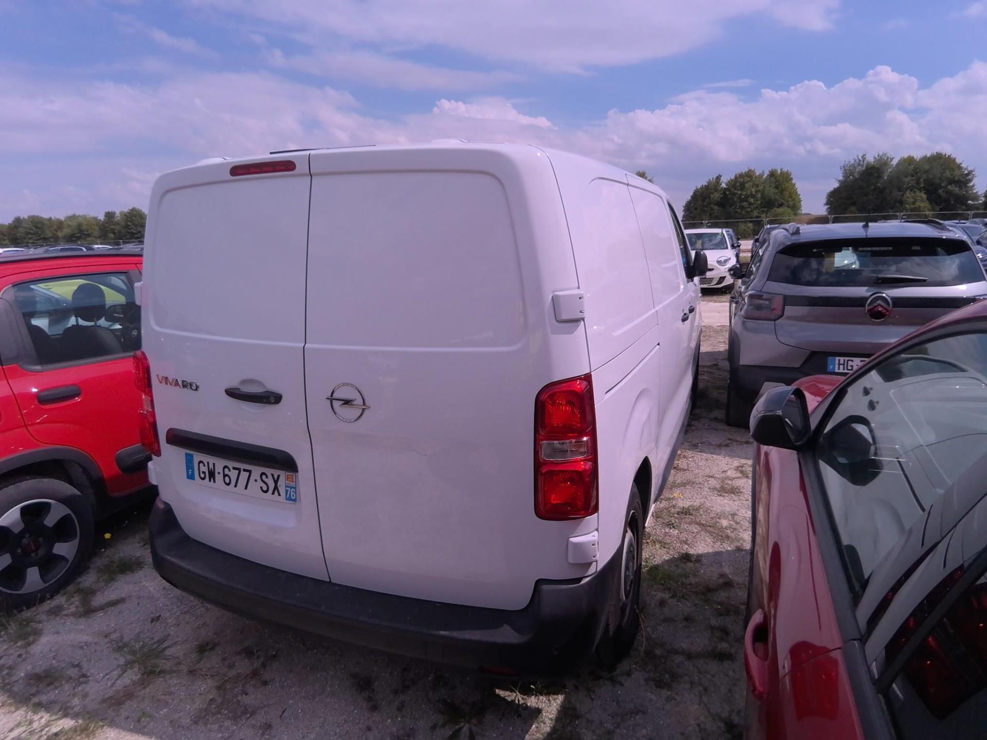 Opel VIVARO FGN TAILLE M BLUEHDI 120 S&S BVM6  2024