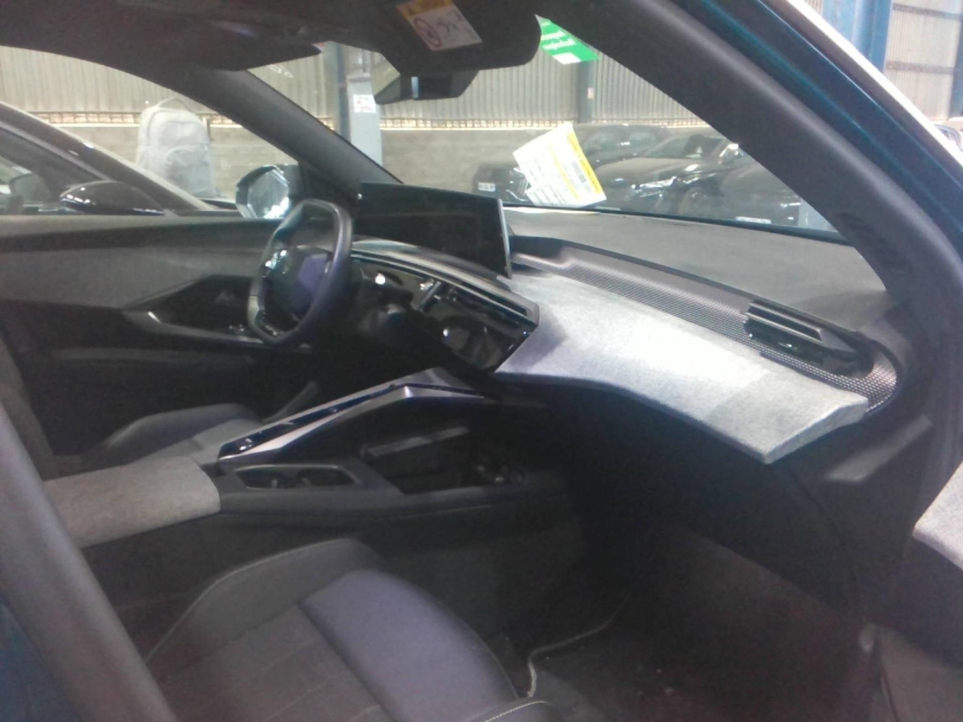 Peugeot 5008 Hybrid 145 ch e-DCS6 GT 2025