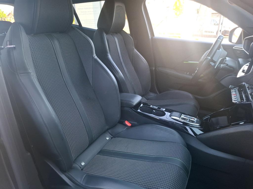 Peugeot 2008 PureTech 130 S&S EAT8 GT 2023