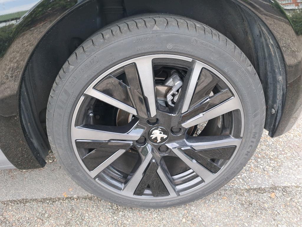 Peugeot 208 PureTech 130 S&S EAT8 GT Pack 2022