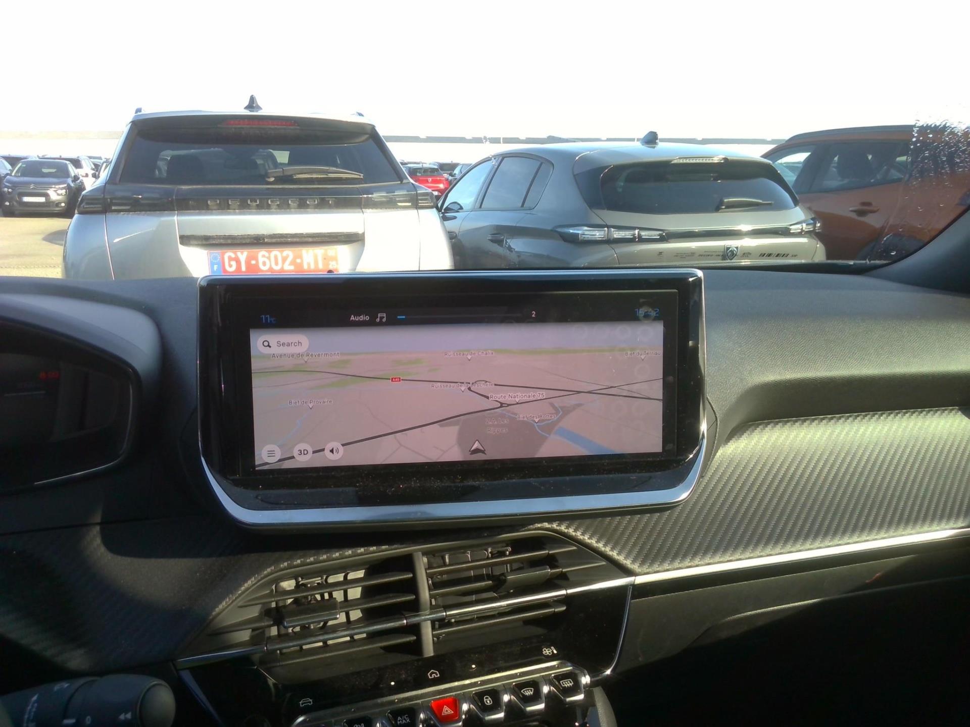 Peugeot 2008 Hybrid 136 e-DCS6 Allure 2024