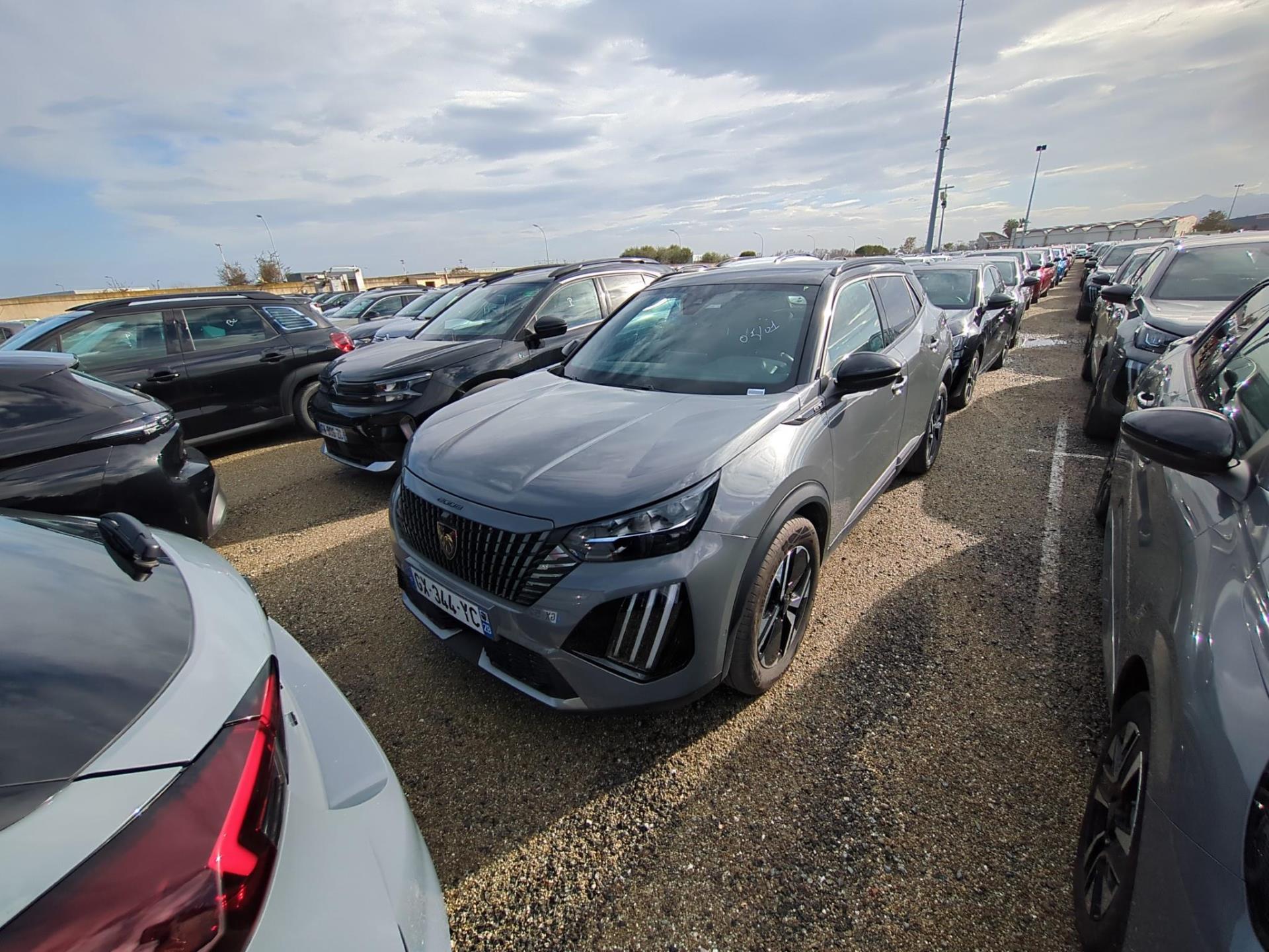 Peugeot 2008 Hybrid 136 e-DCS6 GT 2024