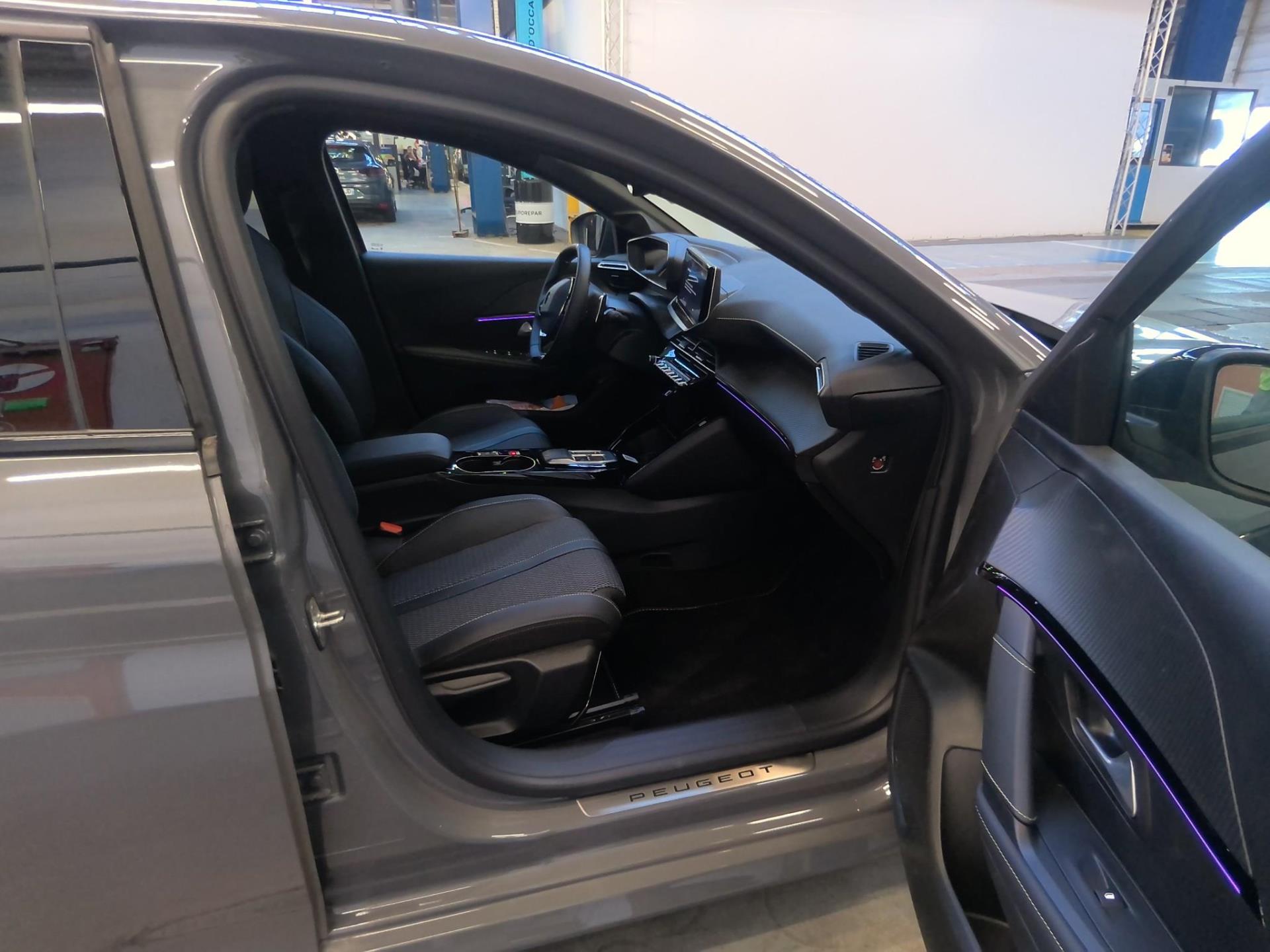 Peugeot 208 Hybrid 110 e-DCS6 GT 2025