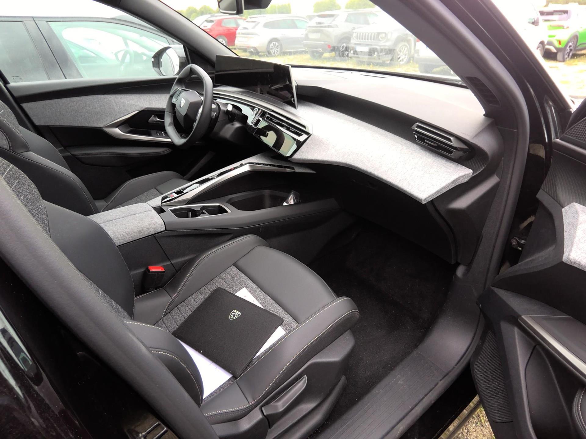 Peugeot 3008 Hybrid 145 e-DCS6 Allure 2025