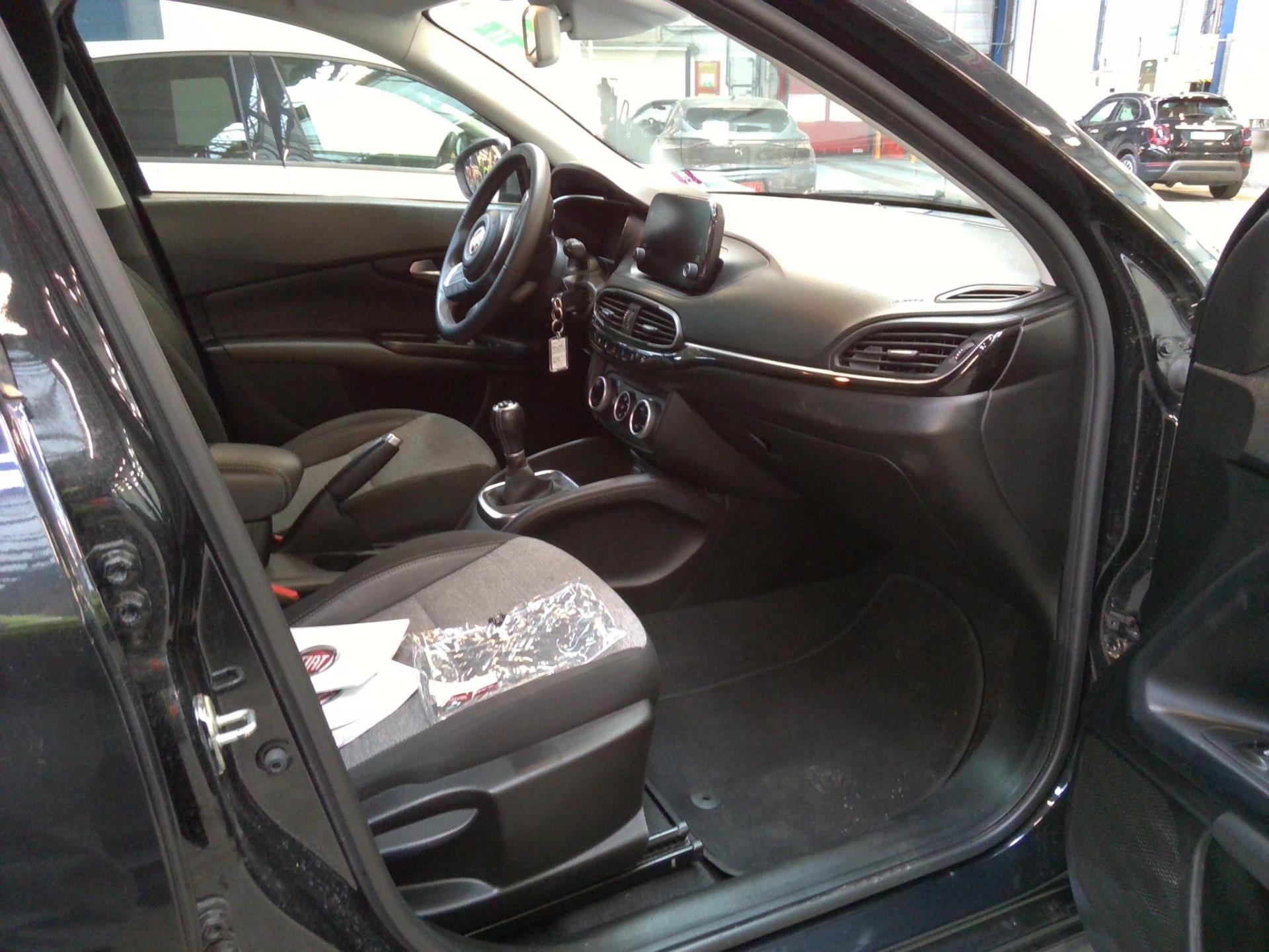 FIAT Tipo Cross 1.0 Firefly Turbo 100 ch S&S Plus 2021