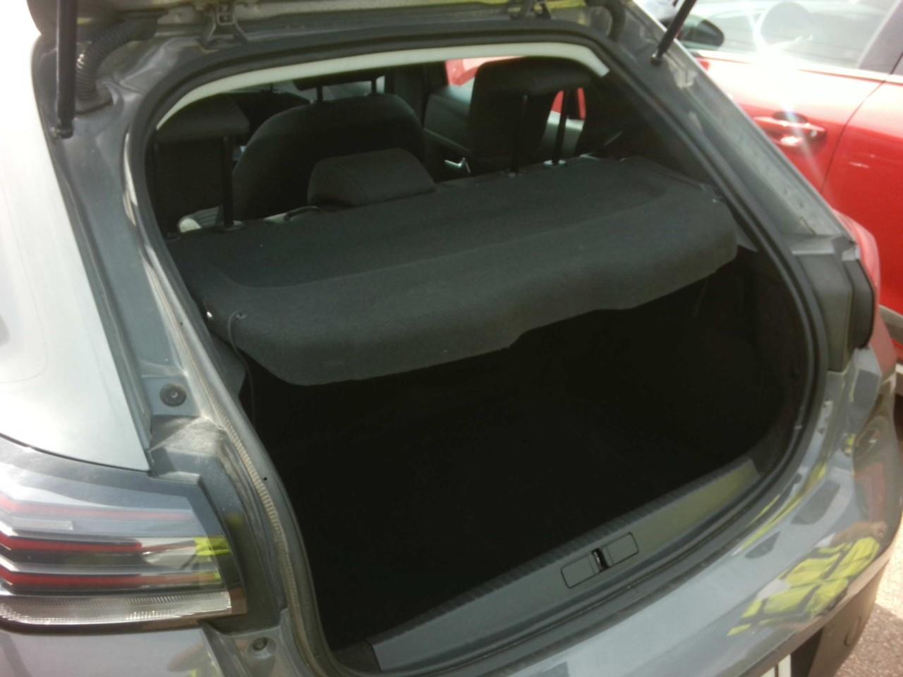 Foto Peugeot 208 8