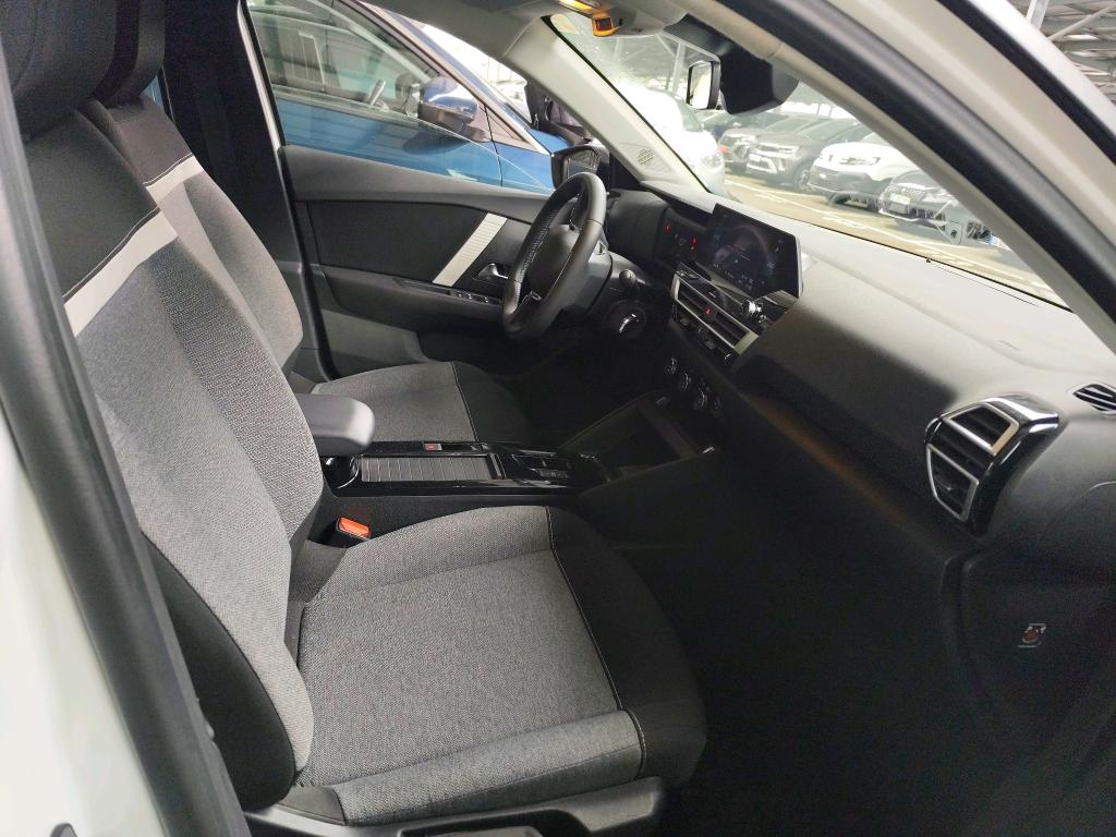 Citroen C4 SOCIETE BLUEHDI 130 S&S EAT8 FEEL NAV BUSINESS R 2022
