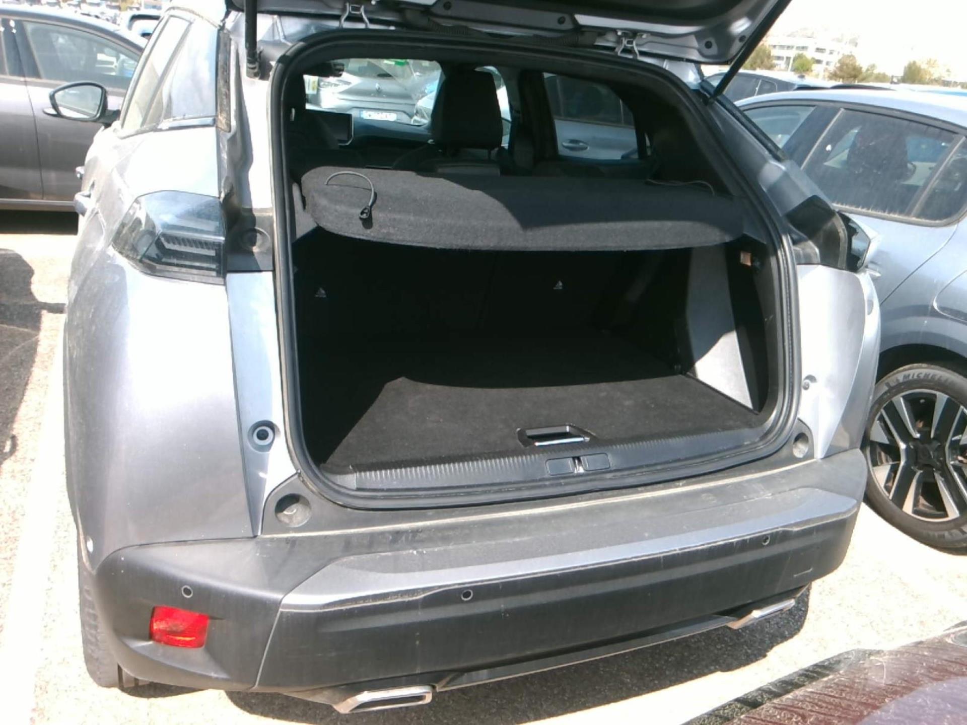 Peugeot 2008 Hybrid 136 e-DCS6 GT 2024