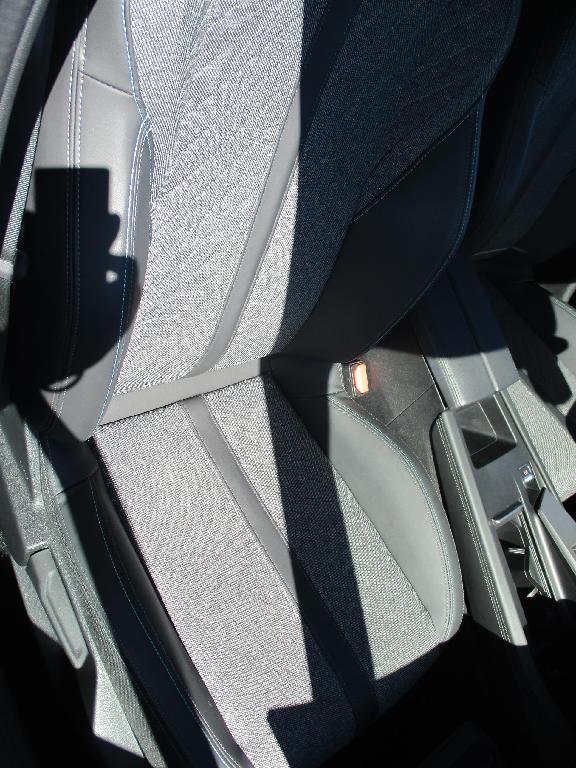 Foto Peugeot 408 13