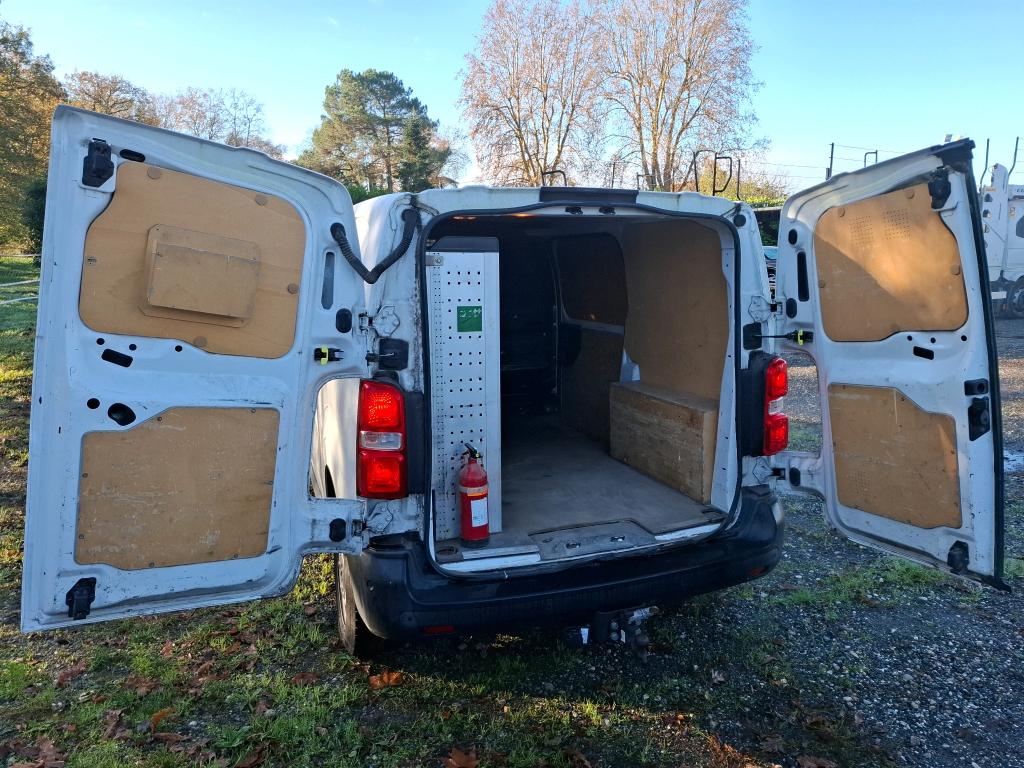 Peugeot EXPERT FGN TOLE STANDARD 2.0 BLUEHDI 120 S&S BVM6 ASPHALT 2020