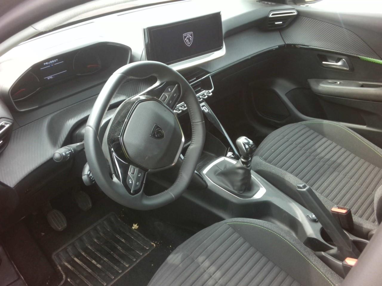 Foto Peugeot 208 4