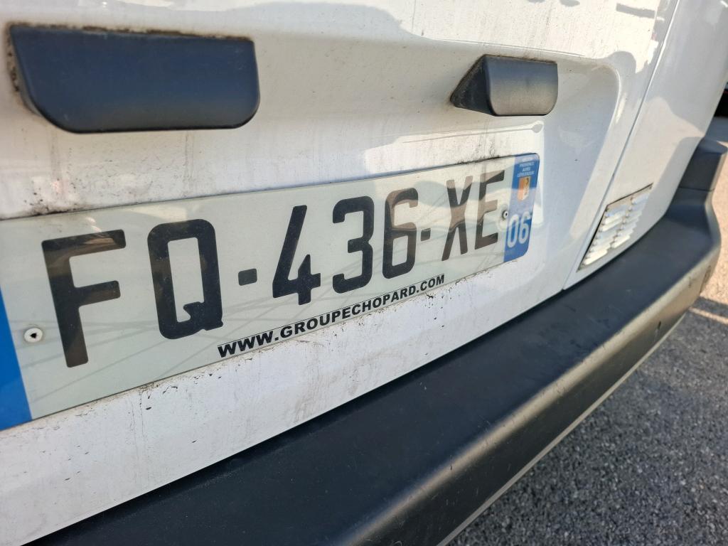 Peugeot PARTNER FOURGON STANDARD 650 KG BLUEHDI 130 S&S EAT8 ASPHALT 2020