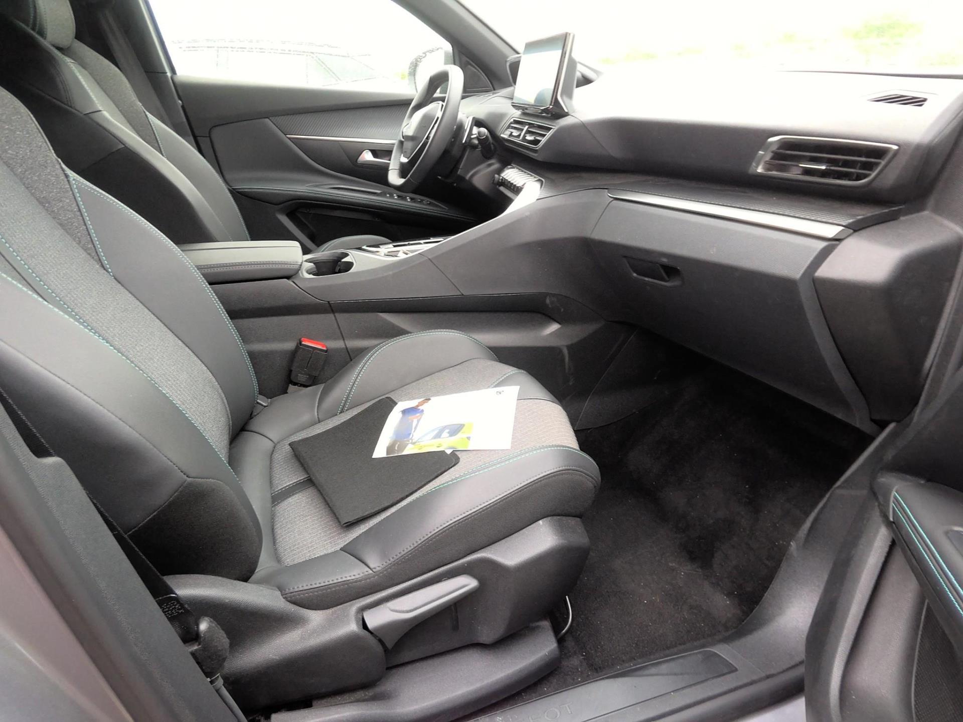 Peugeot 5008 Hybrid 136 e-DCS6 Allure Pack 2024