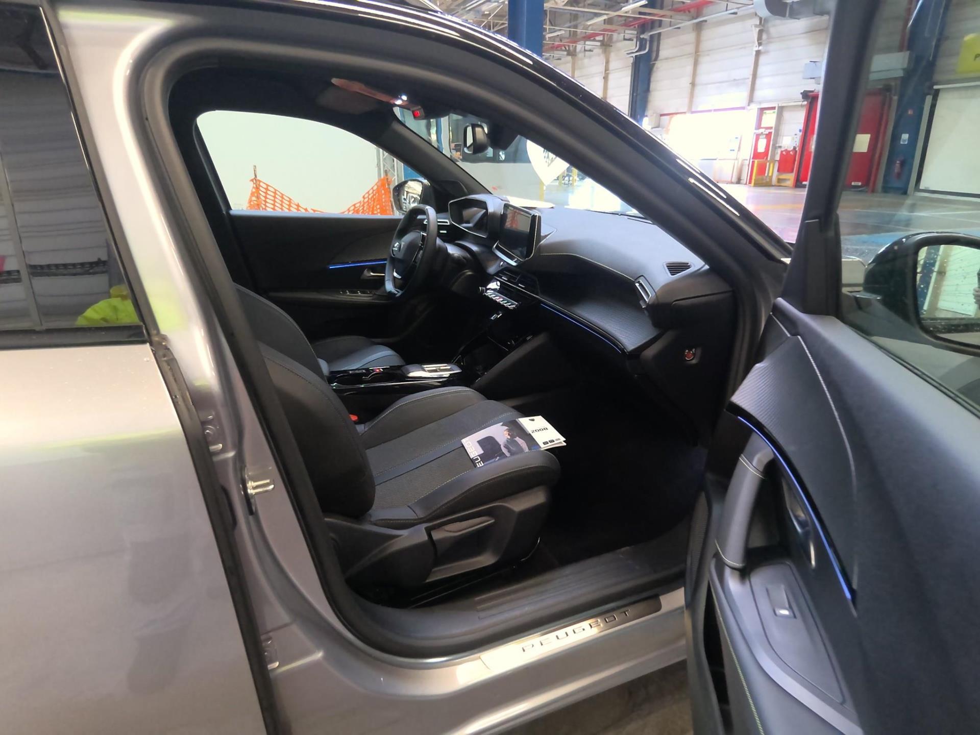 Peugeot 2008 Electrique 54 kWh 156 ch GT 2025