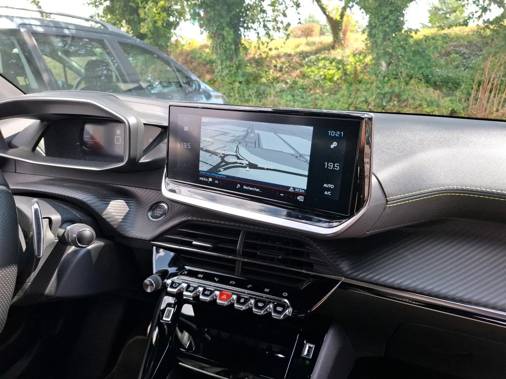 Peugeot 2008 BlueHDi 130 S&S EAT8 GT 2022
