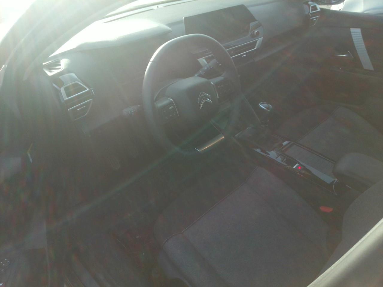 Foto Citroën C4 X 3