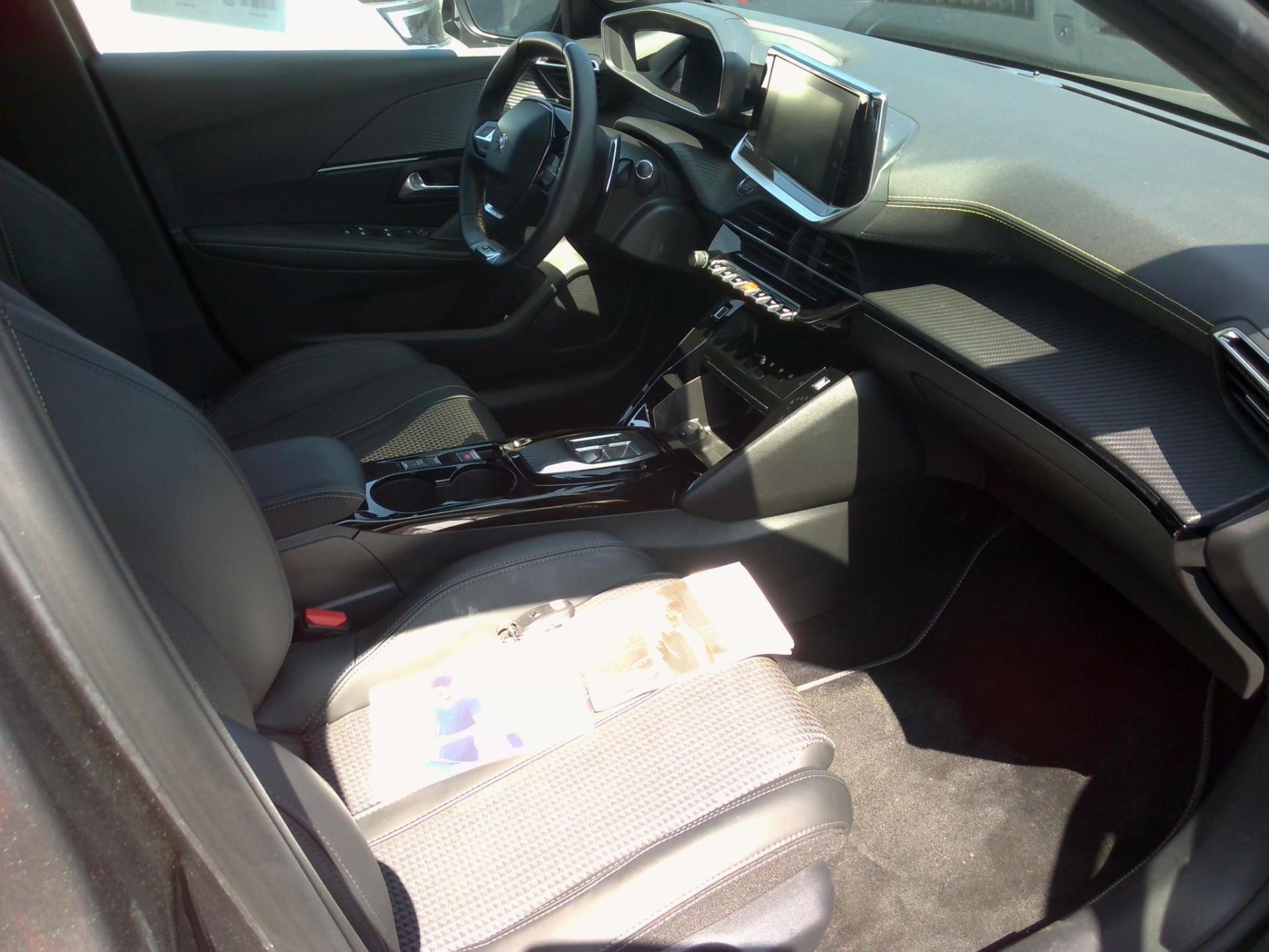 Peugeot 208 PureTech 100 S&S EAT8 GT 2023