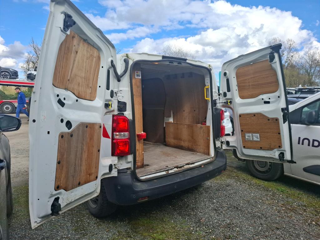 Peugeot EXPERT FGN TOLE STANDARD 2.0 BLUEHDI 120 S&S BVM6 ASPHALT 2020