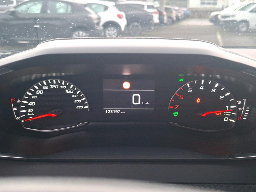 Peugeot 2008 BlueHDi 110 S&S BVM6 Active Pack 2022