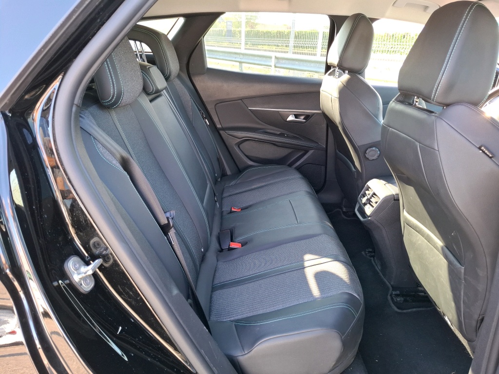 Peugeot 3008 Hybrid 225 e-EAT8 Allure 2022