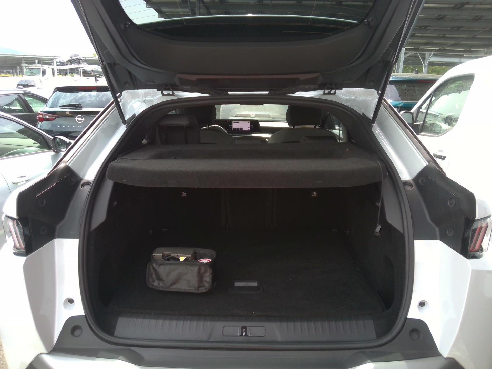 Peugeot 3008 Hybrid 145 e-DCS6 Allure 2025