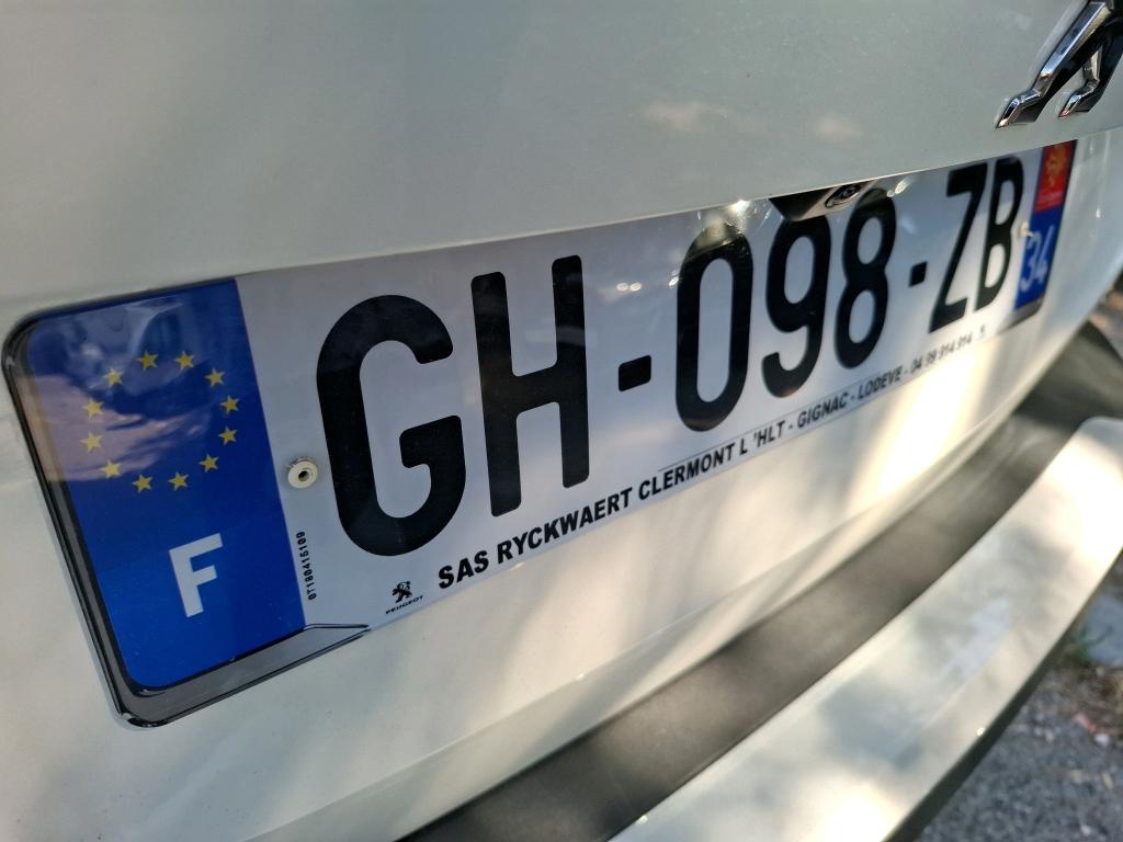 Peugeot 2008 BlueHDi 130 S&S EAT8 GT 2022