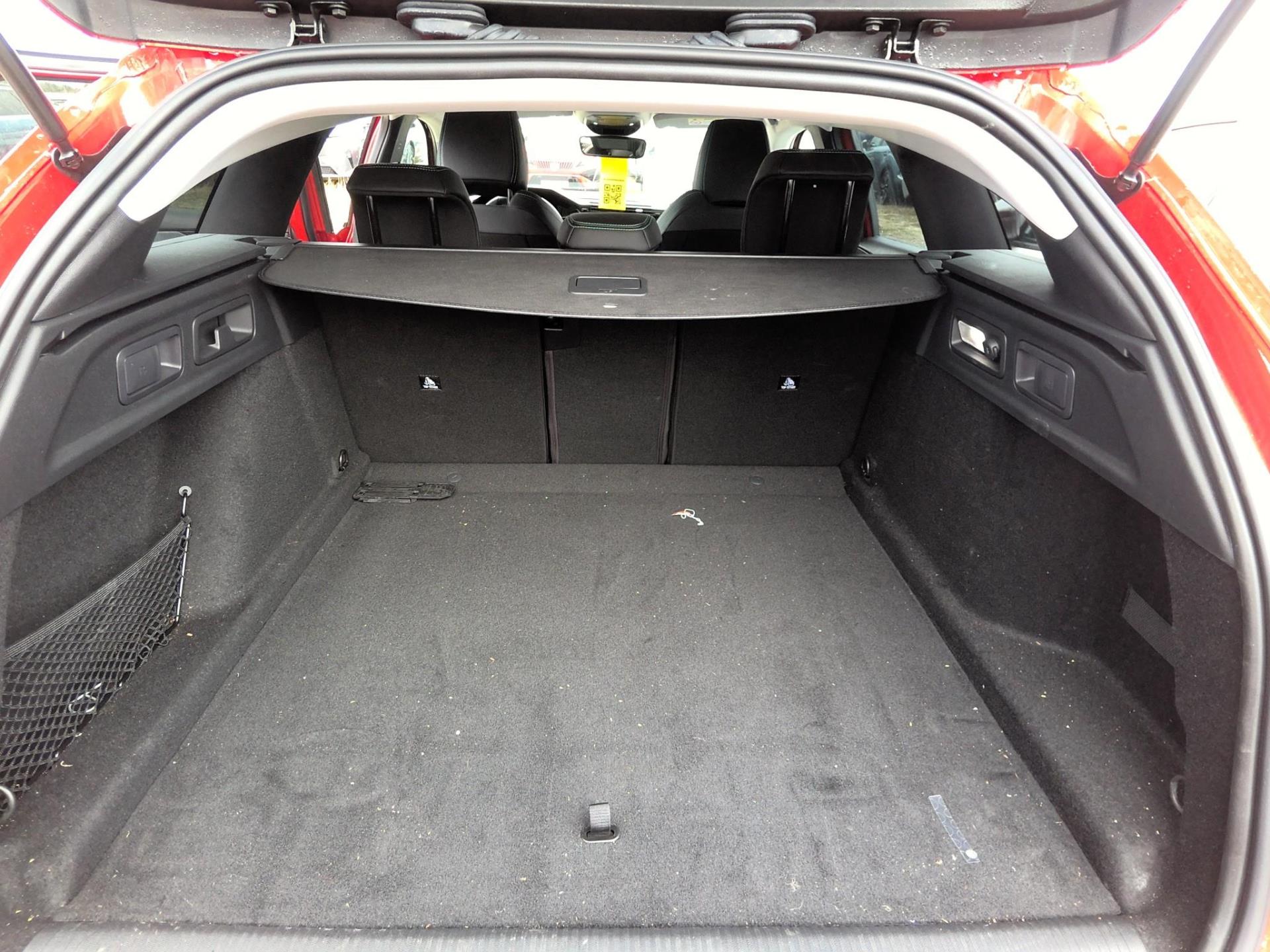 Peugeot 308 SW Hybrid 145 e-DCS6 Allure 2025
