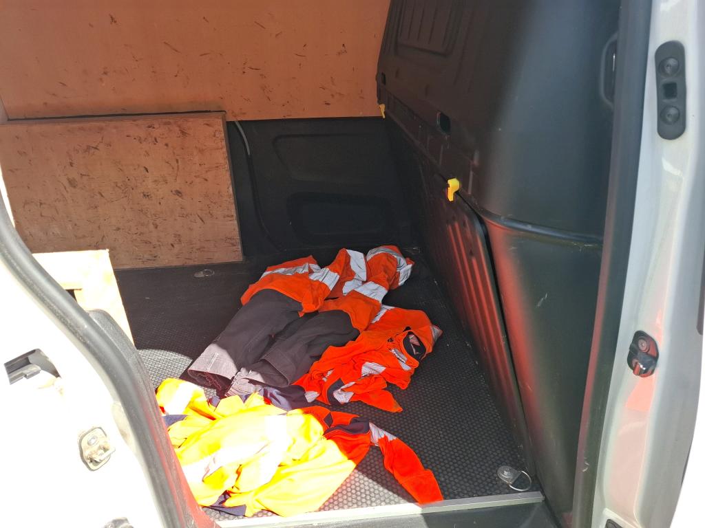 Peugeot PARTNER FOURGON STANDARD 650 KG BLUEHDI 130 S&S EAT8 ASPHALT 2021