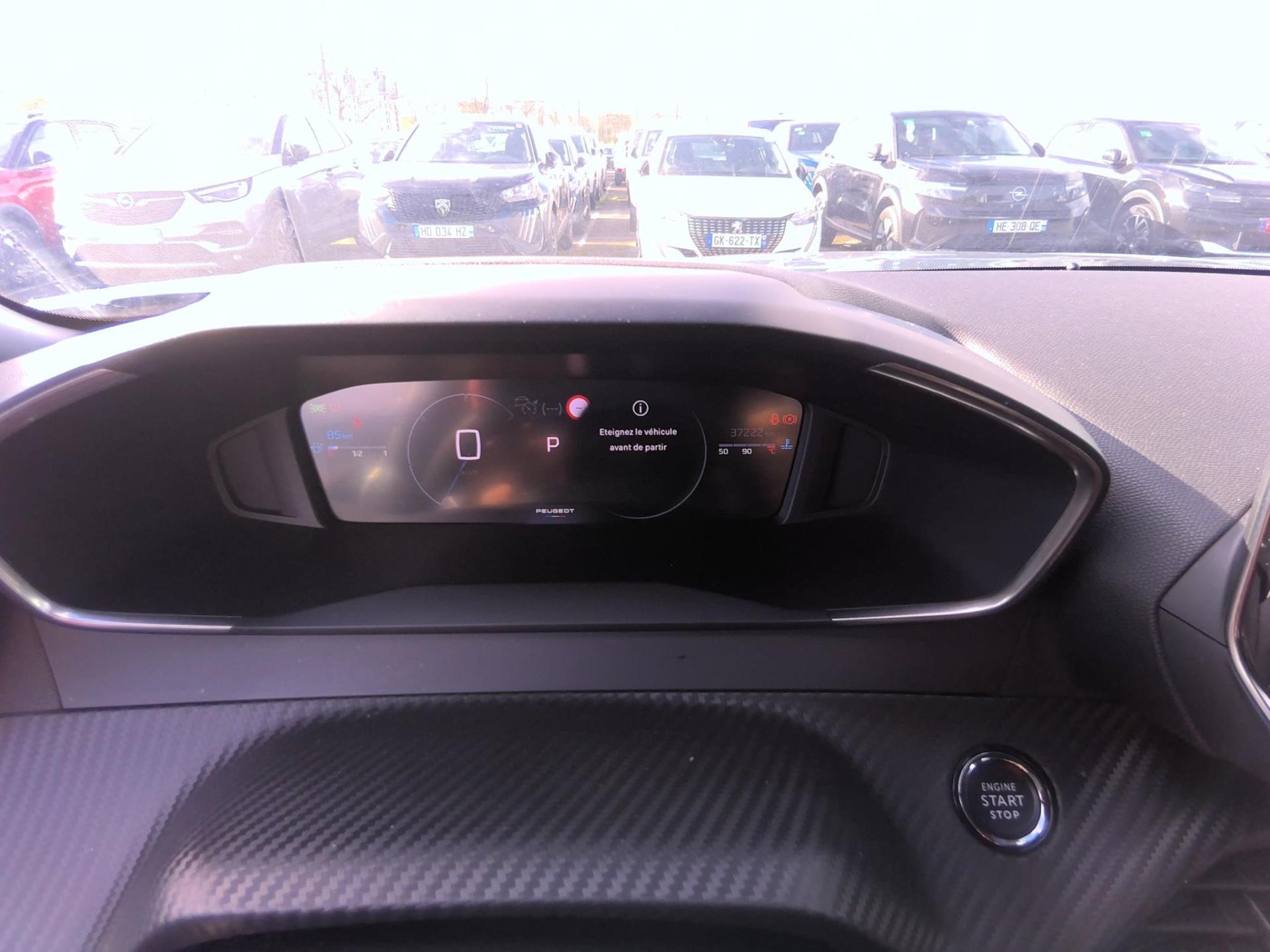 Peugeot 2008 Hybrid 145 e-DCS6 Allure 2025
