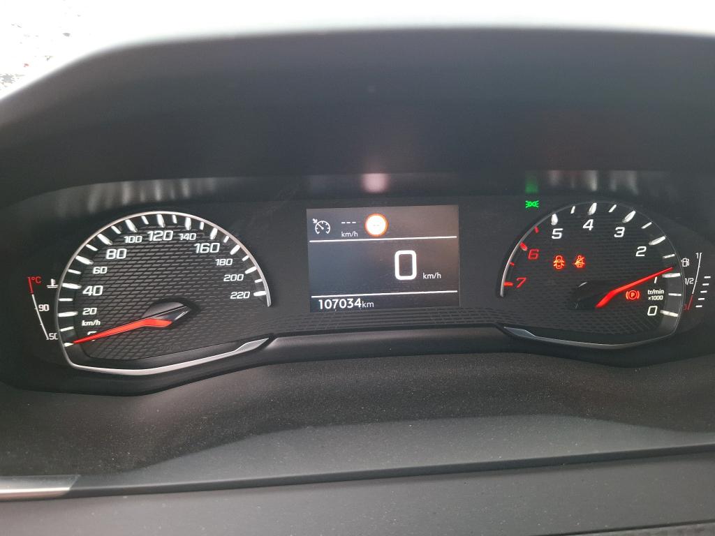 Peugeot 2008 PureTech 100 S&S BVM6 Style 2021