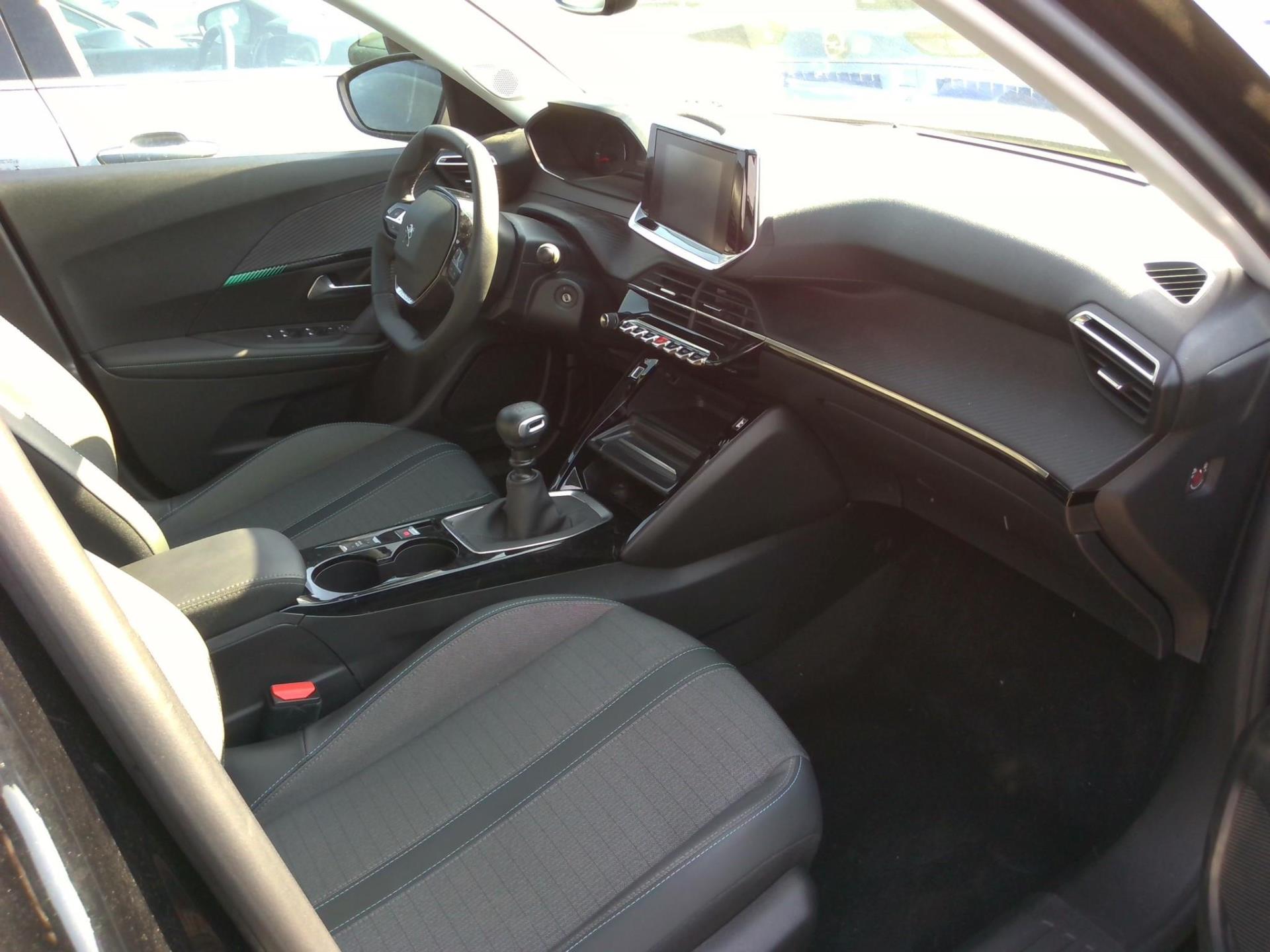 Peugeot 2008 PureTech 130 S&S BVM6 Allure 2022