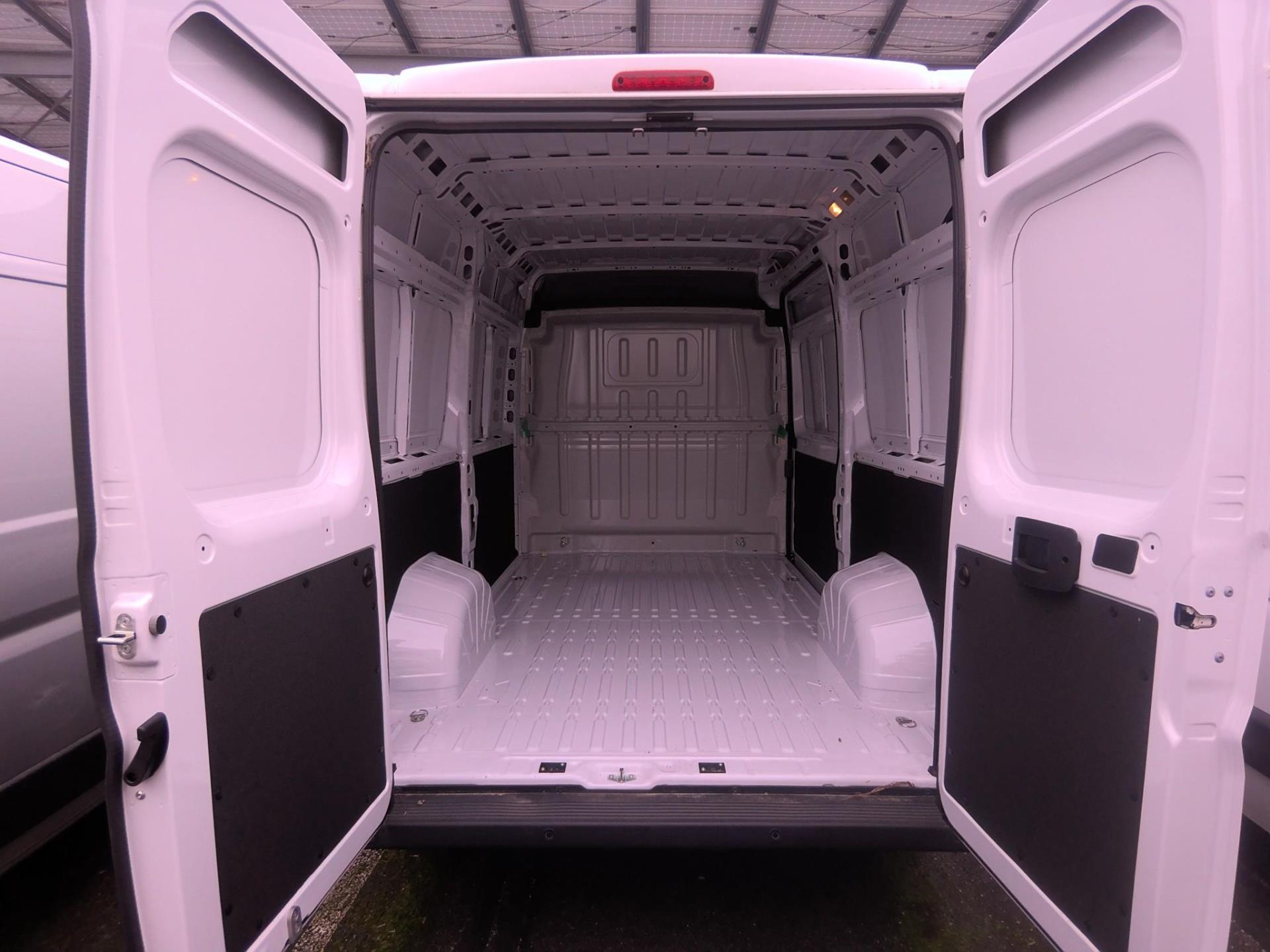 Peugeot BOXER TOLE 3.3 T L2H2 BLUEHDI 140 S&S BVM6 2023
