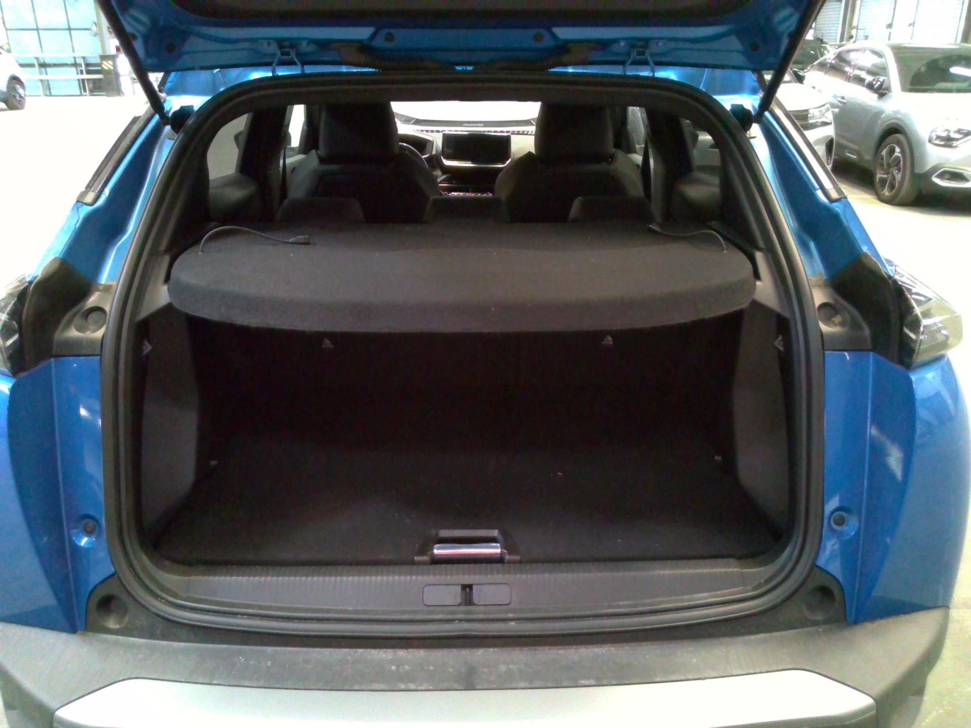 Peugeot 2008 Hybrid 136 e-DCS6 GT 2025