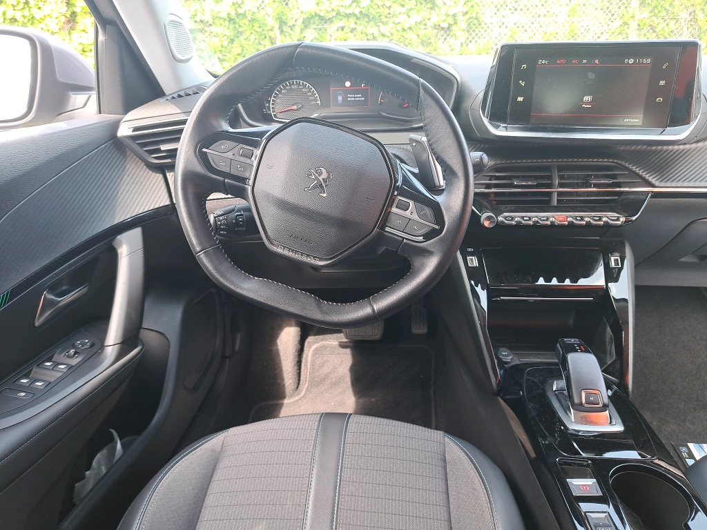 Peugeot 2008 PureTech 130 S&S EAT8 Allure 2021