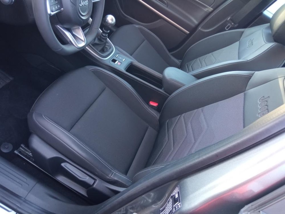 Foto Jeep AVENGER 9
